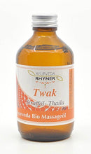 Bio Ayurveda Massageöl Twak Thaila von Rhyner, 250 ml, pflanzliches Massageöl mit ayurvedischer Wirkung, sichtbar in der Flasche