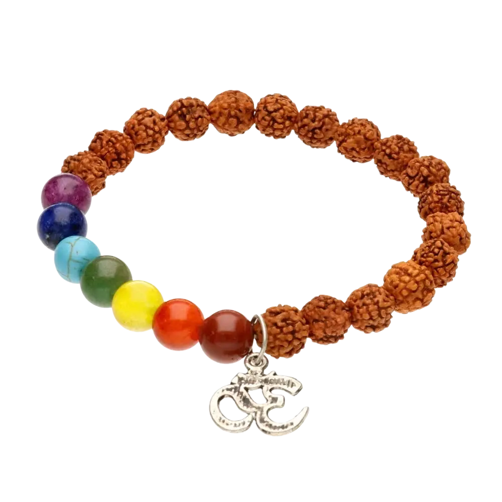 Buntes Rudraksha- und Chakra-Armband aus 8mm Perlen, handgefertigter Schmuck in braunen Farbtönen.