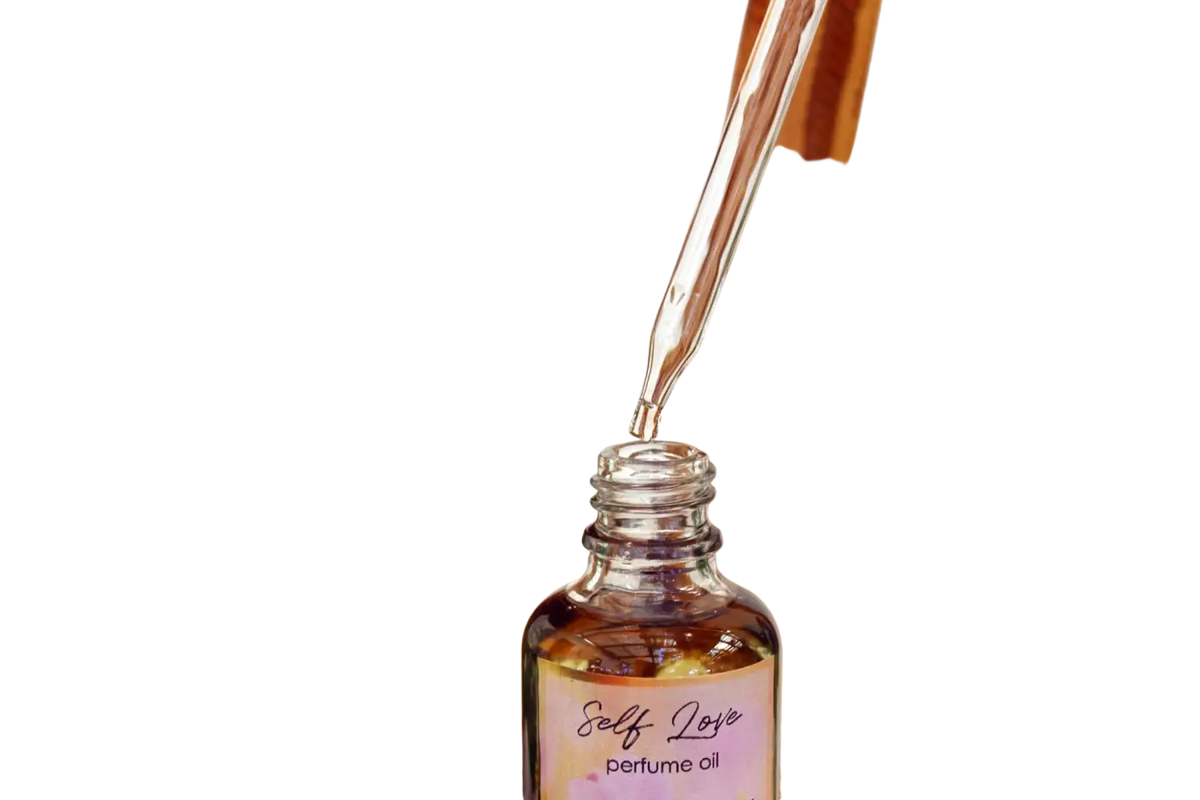 Ayamani Naturals Self Love Ritualöl mit Rosenquarz, ätherischen Ölen, Parfüm- oder Badeöl in eleganter Flasche