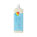 Transparente nachfüllflasche aus plastik mit hellblauem etikett sonett geschirrspülmittel sensitiv liquid sensitive ohne duft
