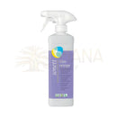 Sonett Glasreiniger Spray in 500 ml Flasche, natürlicher Glasreiniger für streifenfreien Glanz, zeigt die Sprayflasche vor einem Fenster.