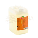 Ein 5 liter transparenter kunststoffkanister mit sonett orangen kraftreiniger gefüllt mit gelblicher flüssigkeit ideal gegen ölflecken