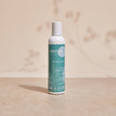 Apeiron Keshawa Vital Shampoo von Spa Vivent, 200 ml, zeigt eine Flasche mit Shampoo für gesundes Haar.