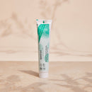 Apeiron Auromère ayurvedische Kräuter-Zahncreme in 75ml Tube, für die Mundpflege, Spa Vivent Marke, mit Kräuterextrakten.