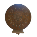 Spirituelle dekoration auf vinyl schallplatte mit handbemaltem mandala in warmbraun und weißem teal muster