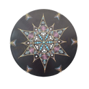 Schwarze vinyl schallplatte als spirituelle dekoration mit filigranen mustern in rosa, blau und gold dotwork