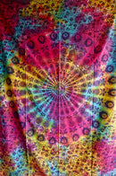 Ritualtuch mit Mandala-Design von Sundara Handicrafts, 200x220cm, farbenfrohes Wandtuch als spirituelles Dekor