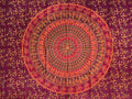 Rotes Ritualtuch mit Elefanten-Mandala, 200x220cm, von Sundara Handicrafts, detailreiche Wandtuch-Dekoration