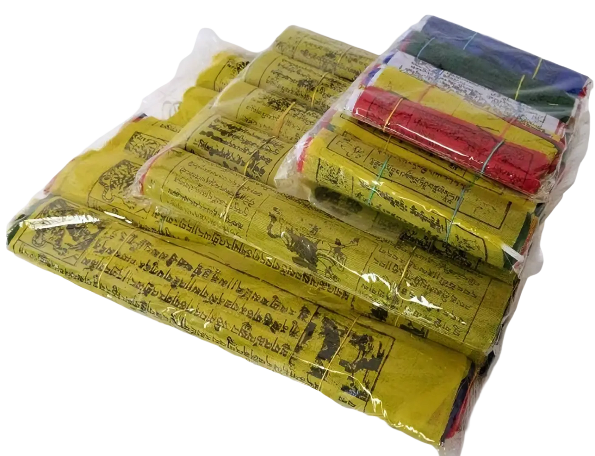 Tibetische Gebetsfahnen von Yak & Yeti, bunte Dekoration mit traditionellen tibetischen Gebetsfahnen für spirituelle Atmosphäre