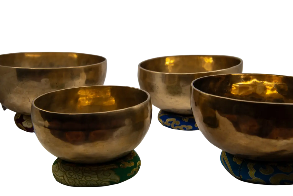 Handgefertigte tibetische Klangschale aus Nepal, traditionelles Musikinstrument mit hochwertiger Qualität, ideal für Klangtherapie.