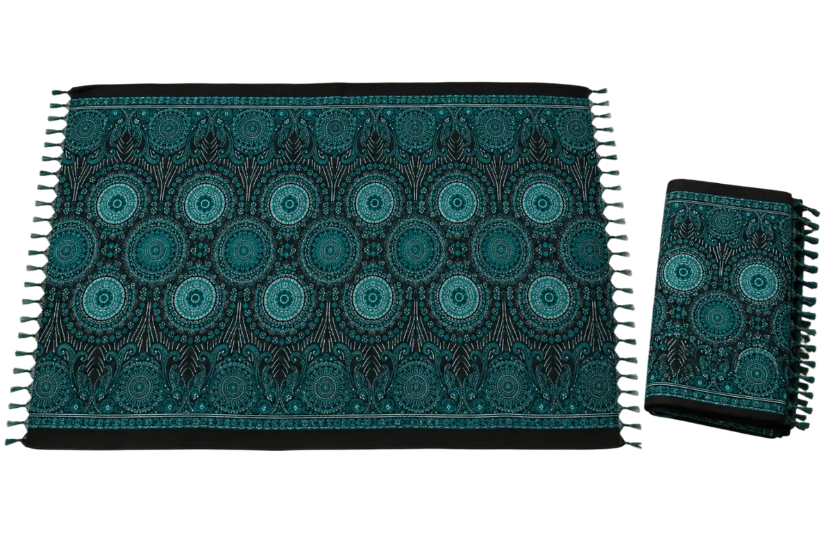 Großer, grüner Mandala-Lunghi-Sarong von Mana Shop, 190x115cm, mit türkisen und schwarzen Mustern, lockeres Strandtuch