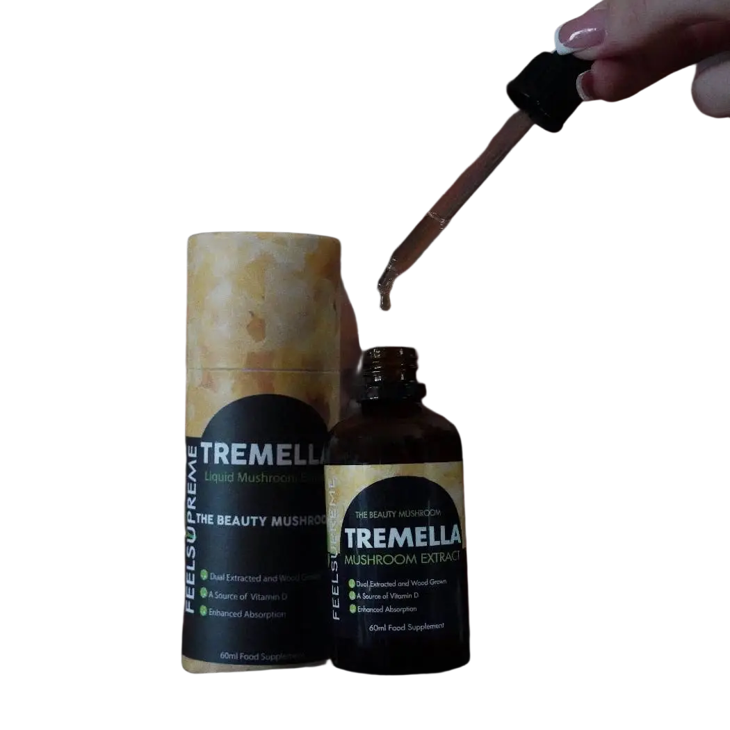Tremella-Pilzflüssigkeit von Feel Supreme, Nahrungsergänzungsmittel, zeigt die transparente Flüssigkeit in einer Flasche.