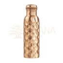 Eine kupferflasche 800ml gehämmert mit schraubdeckel bietet heilende eigenschaften und stilvolles design
