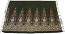 Ein dunkelgrüner Sarong mit rosa-goldenen Pfauenmustern und einer detaillierten Blumenbordüre.