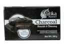 Schwarze rechteckige box der vatika natürliche aktivkohleseife mit weißem federn logo und kohlebildern für tiefenreinigung für reine haut