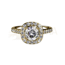 Ein strahlender gold verlobungsring mit kissenförmigem diamant und halo von myc paris bei mana shop