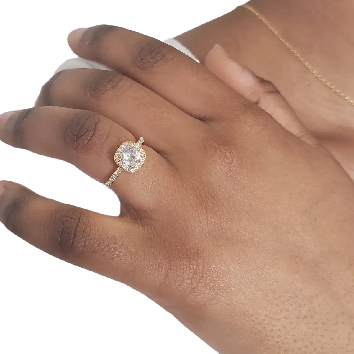 Verlobungsring CARALI / MYC Paris Cushy Fingerring aus Gold mit funkelnden Kristallen, elegantes Schmuckstück für besondere Anlässe