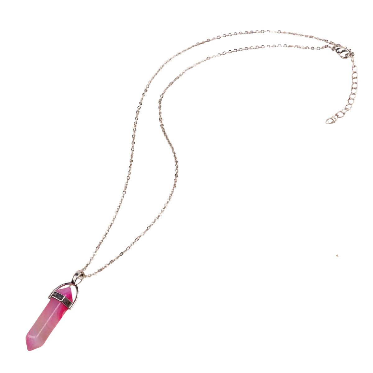Versilberte Halskette mit rosafarbenem Achat-Anhänger, eleganter Schmuck von Myga Eco, auf einem weißen Hintergrund.