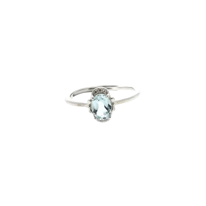 Verstellbarer Fingerring aus versilbertem Messing mit blauem Topas-Steine, 6x4 mm, eleganter Schmuck von Artisans de Madagascar