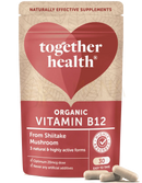 Veganer Bio Vitamin B12 Nahrungsergänzung in 30 Kapseln von Together Health, orangefarbene Kapseln vor weißem Hintergrund