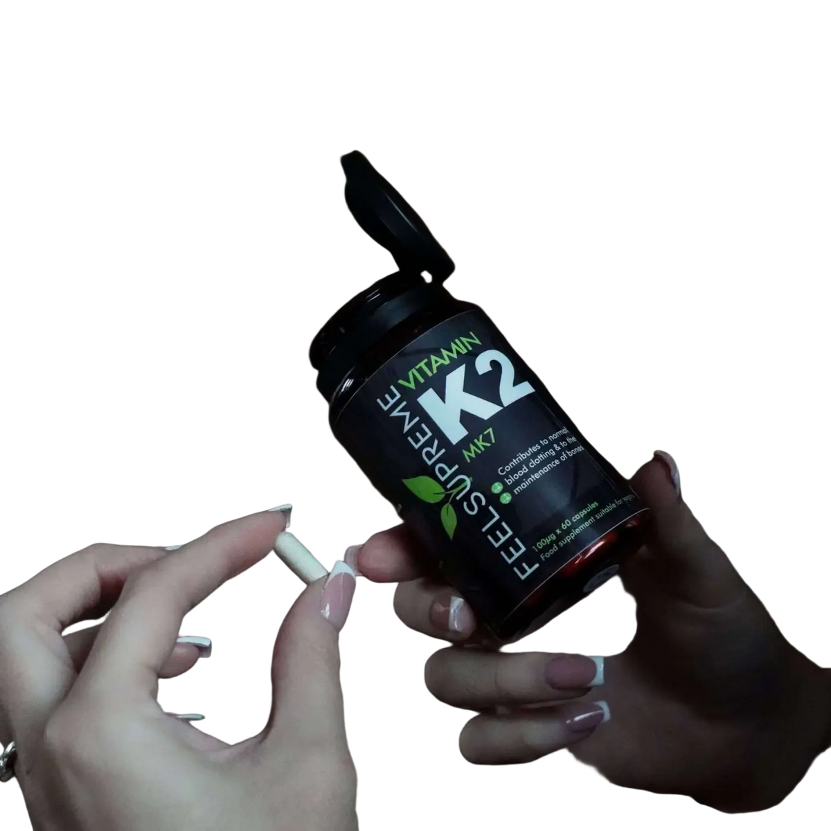 Vitamin K2 MK7 Nahrungsergänzung von Feel Supreme, bioaktive K2-Form, Dunkle Flasche mit Kapseln, Nahaufnahme