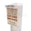 Weiße handgemachte kerze mit rauchquarz und beige label perseveren von alumbra aus dem mana shop