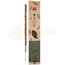 Ein handgemachter weihrauch palo santo ruda in braun mit holzsockel neben kartonverpackung von vives de la cortada