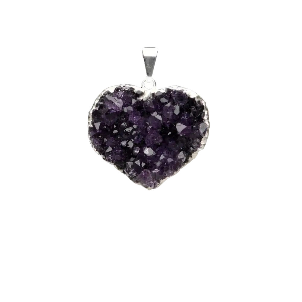 Herzanhänger aus Amethystdruse in Silberbad, eleganter Schmuck, detailreiche natürliche Amethyststeine, handgefertigt von Vives de la Cortada S.L