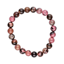 Rhodonit-Armband von Vives de la Cortada S.L, 8 mm Schmuck, pinkes Edelsteinarmband auf weißem Hintergrund