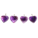 Amethyst-Herzanhänger aus Schmuck, von Vives de la Cortada S.L, mit einem herzförmigen lila Amethyst, detailreich und elegant.