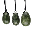 Vives de la Cortada SCP Yoni Jade-Eierpaket mit Loch und Schnur, grüne Jade-Eier für Beckenbodentraining, auf weißem Hintergrund