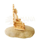 Weiße Buddha Dekoration, 10 cm, aus Stein, symbolisiert Ruhe, Achtsamkeit und spirituelle Kraft, von Yak & Yeti.