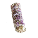 Weißer Salbei mit Lavendel Räucherbündel von Berk, naturbelassen und duftend, ideal für Räucherzeremonien.