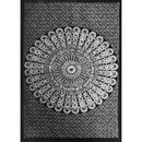 Floraler Mandala-Wandteppich Ritualtuch von Yak & Yeti, 140x213 cm, mit buntem Blumenmuster und spiritueller Optik.
