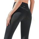 Schwarze yoga leggings schwarz 7/8 in ultra-softem yula fabric mit hoher taille und subtiler glänzender passform
