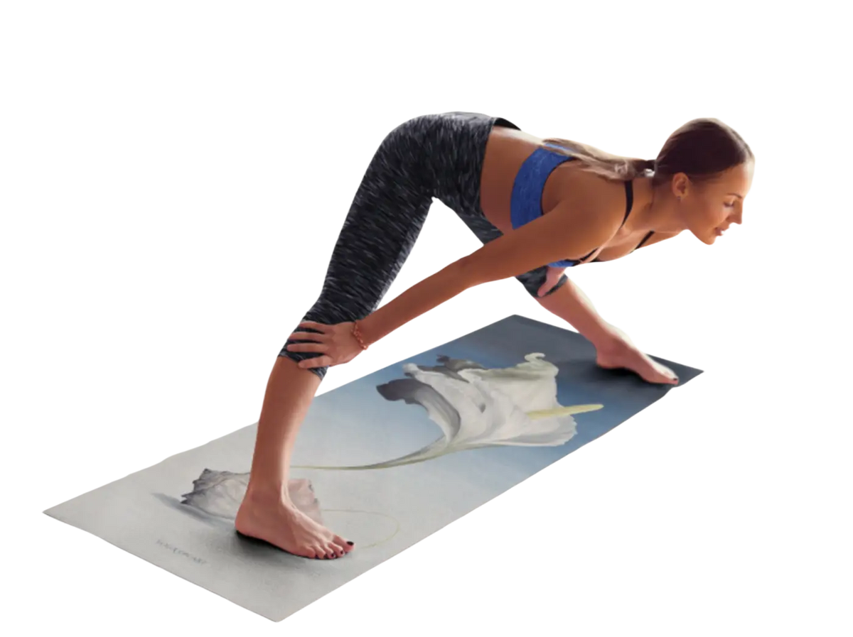 Bodynova Yoga on Art Matte Cloud Flower Yogamatte in Blau mit weißen Blumen, rutschfest und bequem für Yogaübungen